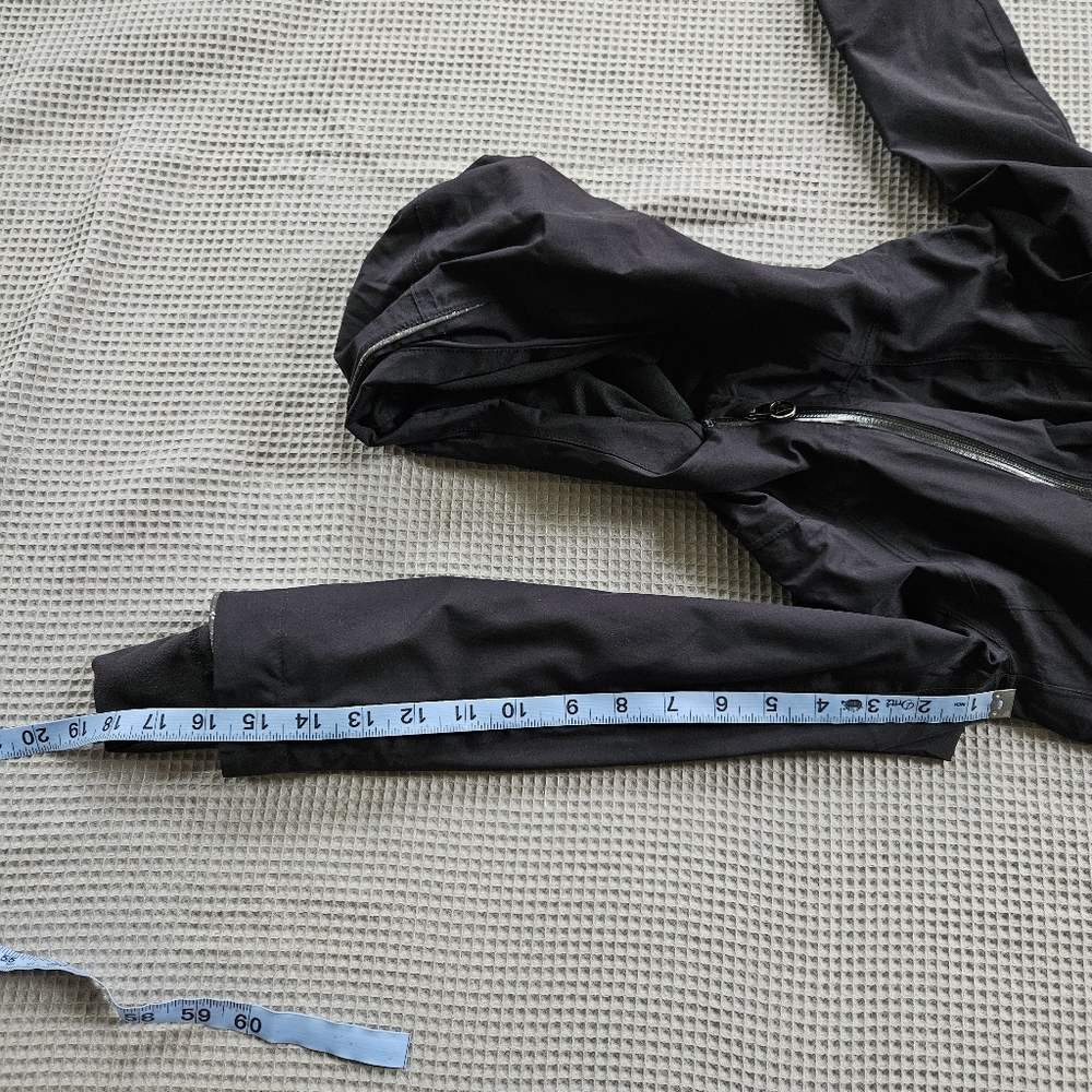 Ivivva Lululemon Girl's Black Raincoat Sz 6 - Picture 9 of 9